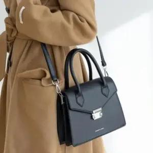 [패션] 가죽 크로스백 데일리 모던 클래식 디자인 토트백