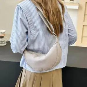 [패션] 반달가방 샤니텐 만두 컬러 반달 크로스백 포켓크로스