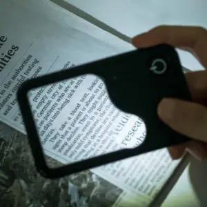 LED 휴대용 미니 돋보기 확대경 독서 신문읽기 카드형