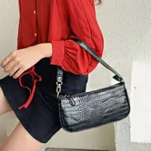 악어 패턴 가볍게 들고 다니는 여성 심플 미니 숄더백 가방 토트백 에코백 여자 토드백