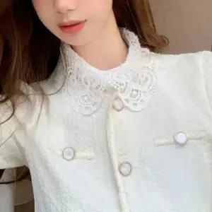 케이프 블라우스 퍼딩 넥 레이스