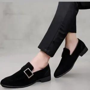 [옷자락]남성 클래식 스웨이드 골드버클 낮은굽 로퍼 신발