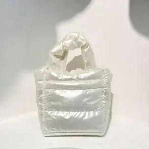 [패션] 여성 가벼운 패딩 토트 백 미니 토드 가방 아이보리