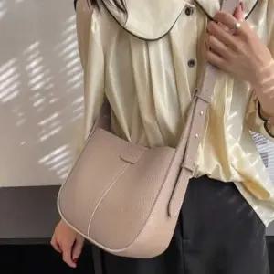 [패션] 파우치 세트 크로스백 길이조절 스트랩 마그네틱 잠금