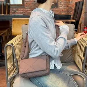 [패션] 패딩 여성 크로스백 가방 사각