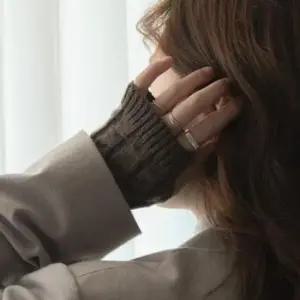 [패션] 팔토시 핸드워머 장갑 꽈배기 숏 니트