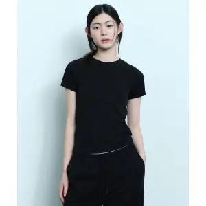 무신사스탠다드 반팔티셔츠 UV 프로텍션 우먼즈 슬림 크루 넥 티셔츠 블랙 1720181