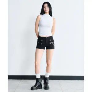 무신사스탠다드 우먼즈 드레이프 후디드 슬리브리스 탑 화이트 1720123