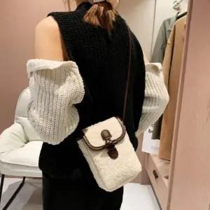 뽀글이 숄더백 부드럽고 귀여운 미니 메신저 크로스백 20대여성가방