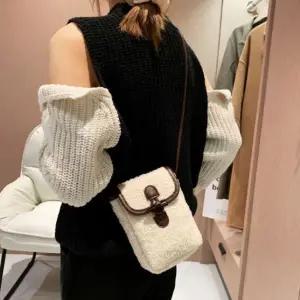 뽀글이 숄더백 부드럽고 귀여운 미니 메신저 크로스백 20대여성가방