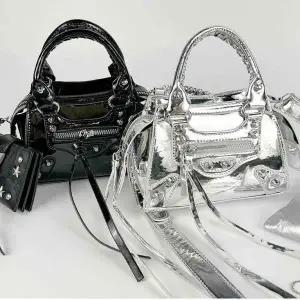 미니백 크로스백 토트백 숄더백 에나멜재질 소형가방 핸드폰가방