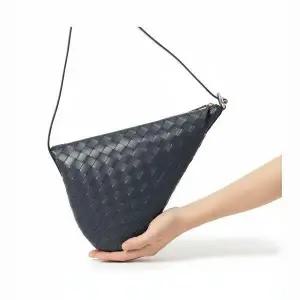 인트레치아토 스몰 버귤 크로스백 (755863 V2HL1 2077)