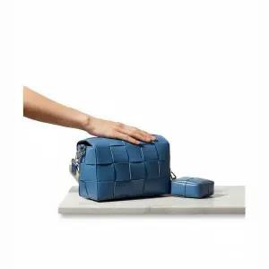 인트레치아토 파우치 스트랩 카세트백 (741777 V2XU1 4271)