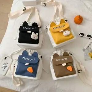 귀여운 뱃지 포인트 학생가방 복조리백 미니 크로스백
