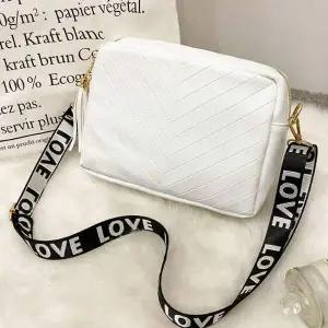 캐주얼 스트랩 숄더백 여자 크로스백 화이트 가방 웨이스트백