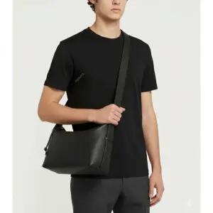 26SS Loop Hobo in Flexible Grain Calfskin (BB22CMDX01 1100) (루프 호보백)