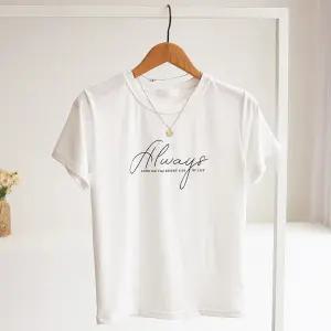 [잇수다] 호웨이 레터링 프린팅 스판 라운드 반팔 티셔츠