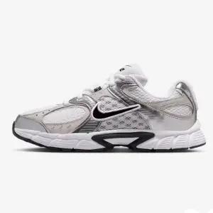 [국내매장] 나이키/아동운동화/아동 나이키 V5 RNR GS(HQ6411-100)/EV