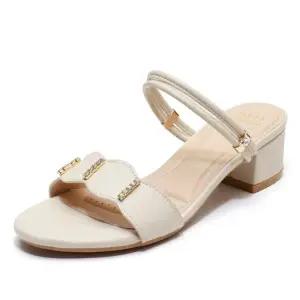 세라 크리스탈 장식 블록힐 샌들 K56M602