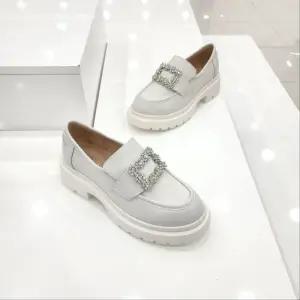 [탠디]by미셸 소가죽소재 5cm굽  발편한 큐빅장식 여성 통굽 로퍼  cc1_CC