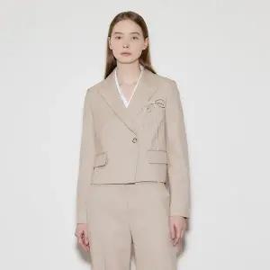 [케네스레이디](신세계 사우스시티)[BYLYNN] 베이큐 원버튼 크롭 자켓 EWJKOB4400