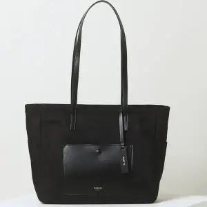 [헤지스](대구신세계)[선물추천][라잇백] 블랙 심플 포켓 나일론 탑집 쇼퍼백 HIBA5F952BK