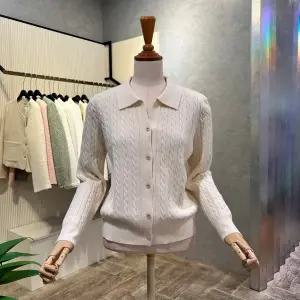 [대구백화점] [ab.f.z]꽈배기 단추 가디건(AOA5ZY36G)