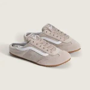 [반스](의정부점) VANS 슈퍼 로우 프로 뮬 VN000EEWTUP1