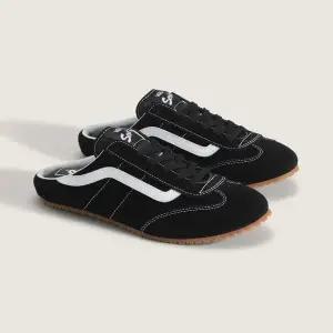 [반스](의정부점) VANS 슈퍼 로우 프로 뮬 VN000EEWBA2