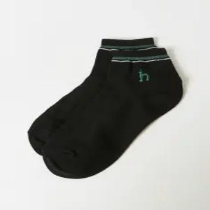 헤지스 남성 26SS 블랙 로고자수 면혼방 단목양말 HZSS6E304BK