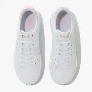 휠라 공용 코트 디럭스 볼드 스니커즈 1XM02338G 154