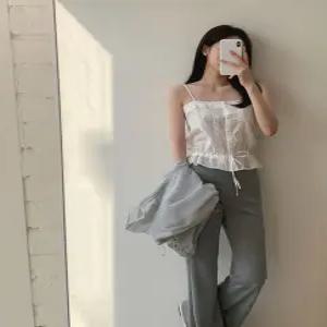 오르 스퀘어 블라우스 / 하객룩 레이어드 블라우스 스퀘어넥 오프숄더 뷔스티에 나시 데이트룩 소개팅룩 봄