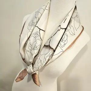 ( )70cm 여성 큰꽃무늬 실키 사각 스카프 데일리용