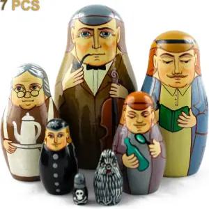 셜록 홈즈의 모티브 이야기에 등장하는 마트료쉬카 둥지 인형 7개 나무