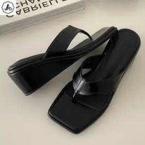 [애슬릿] 통굽 쪼리 발편한 키높이 데일리 여름 블랙 6cm