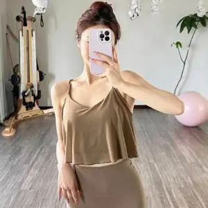 운동복 캐미솔 레이어드 스타일 가볍고 시원한 원단