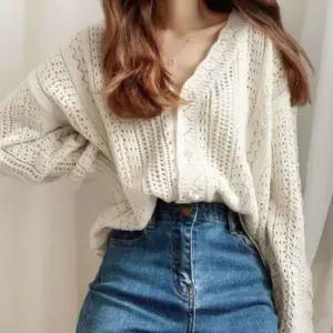 브이넥 펀칭 여성 루즈핏 긴팔 니트 봄 가을 가디건