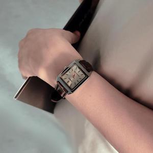 CASIO 카시오 클래식 스퀘어 실버브라운 여성시계