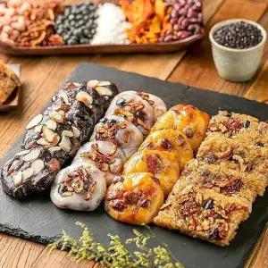 [착한떡] 정성가득 영양찰떡 4종 세트 총 28개 (대추약식+흑미모듬떡+모듬떡+호박모듬떡)