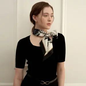 [정상가 69,000원] 엘르 베니마차 실크 방도 스카프 SE549S306