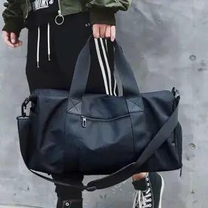 [라일리] Rly 스포츠가방 크로스백 보스턴가방 밴딩끈 여행보조백