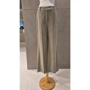 [롯데백화점]SOUP 슬림핏 세미 부츠컷 팬츠 SC3TPM3