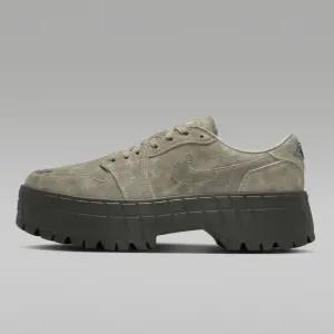 에어 조던 1 브루클린 로우 여성 신발 IR7248-304