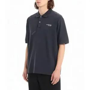 26SS 워싱 로고 폴로 셔츠 (BL0433 900)