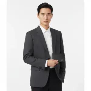 26SS 2MC130 QHH 삼각 로고 사피아노 지갑