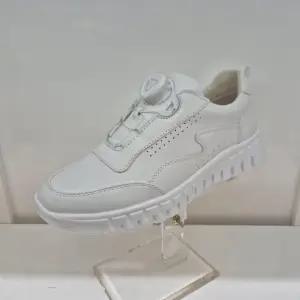 [엘칸토]엘칸토 HC11 소가죽 여성 스니커즈 N3V8U61H310 (47362101)