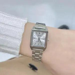 카시오 LTP-V007D-7E 여성 메탈 스퀘어 손목시계