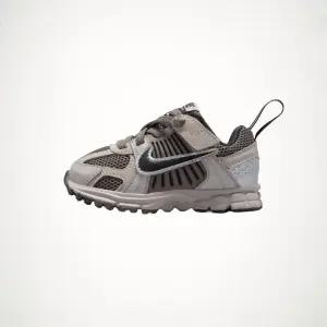 나이키 보메로 5 보이토들러 - 010 HF7000 1641994