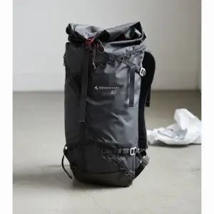 클라터뮤젠 Klattermusen 울 백팩 20L 레이븐 등산 배낭 40398U02-961