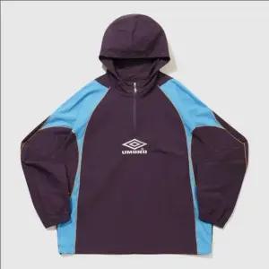 엄브로 HBL 네오 브릿 컬러블록 후드 아노락 /  DARK PURPLE UR124CWT23